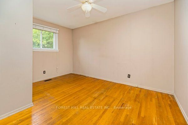 66 Grove Park Cres