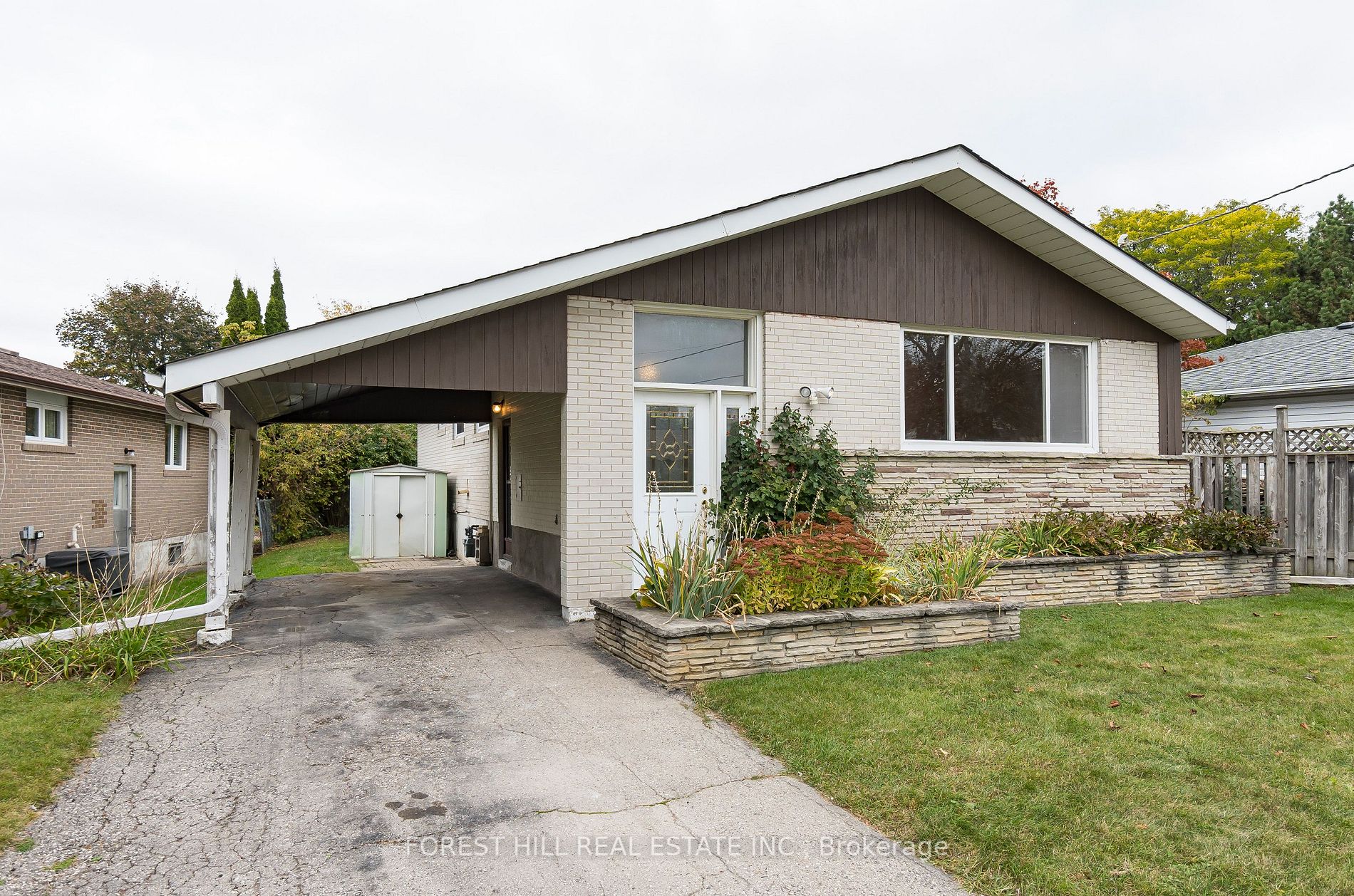 66 Grove Park Cres