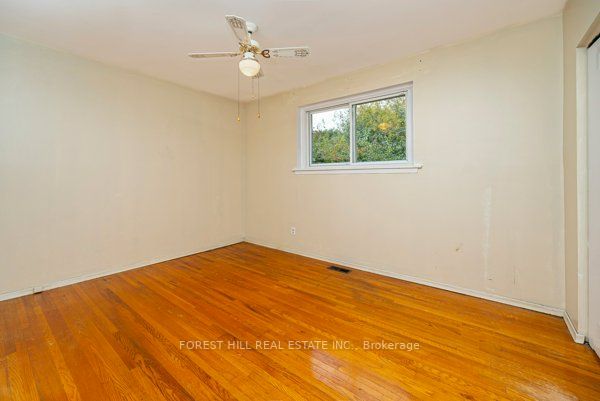 66 Grove Park Cres
