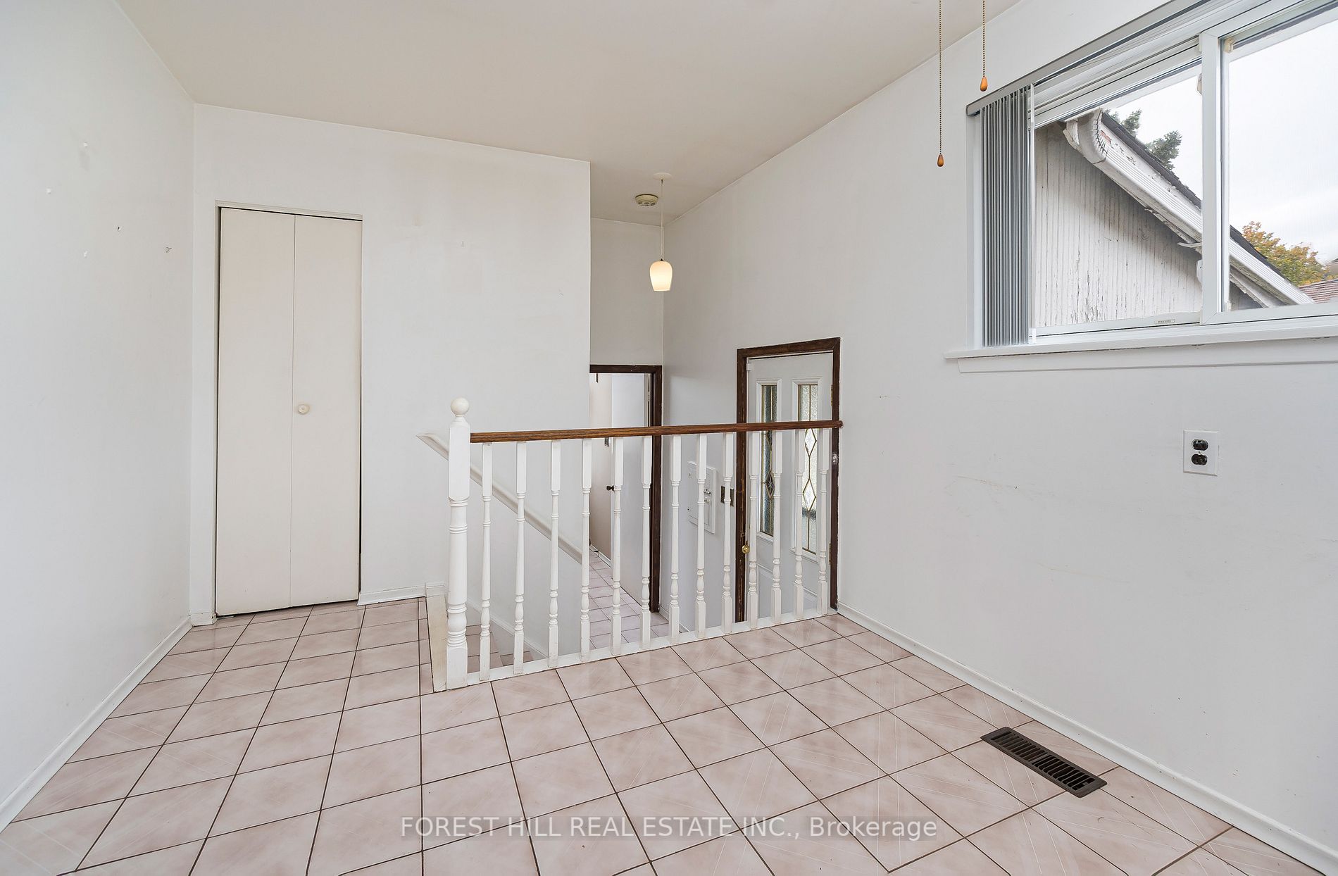 66 Grove Park Cres
