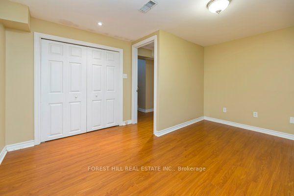 66 Grove Park Cres