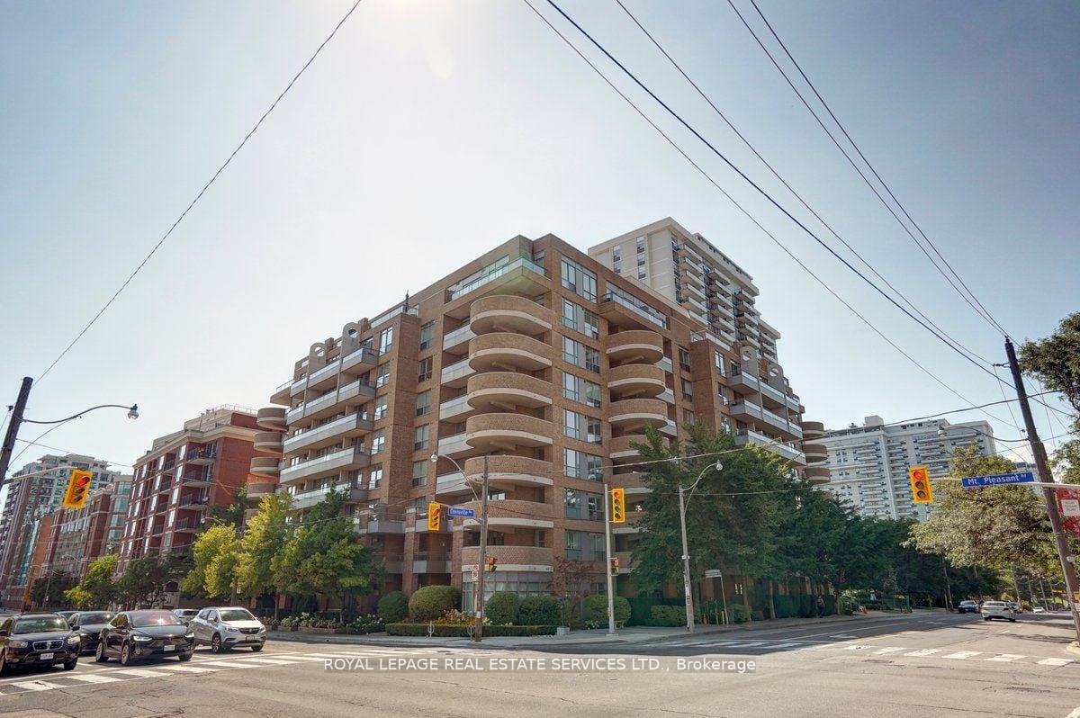 245 Davisville Ave, #407