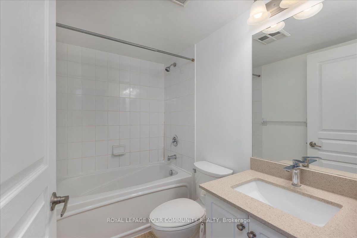 323 Richmond St E, #819