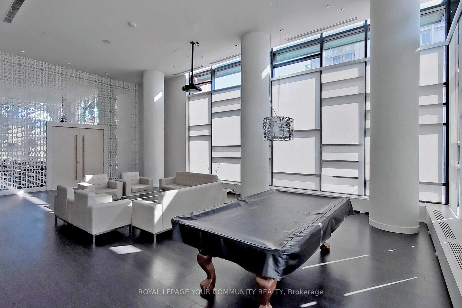 68 Canterbury Place, #1207