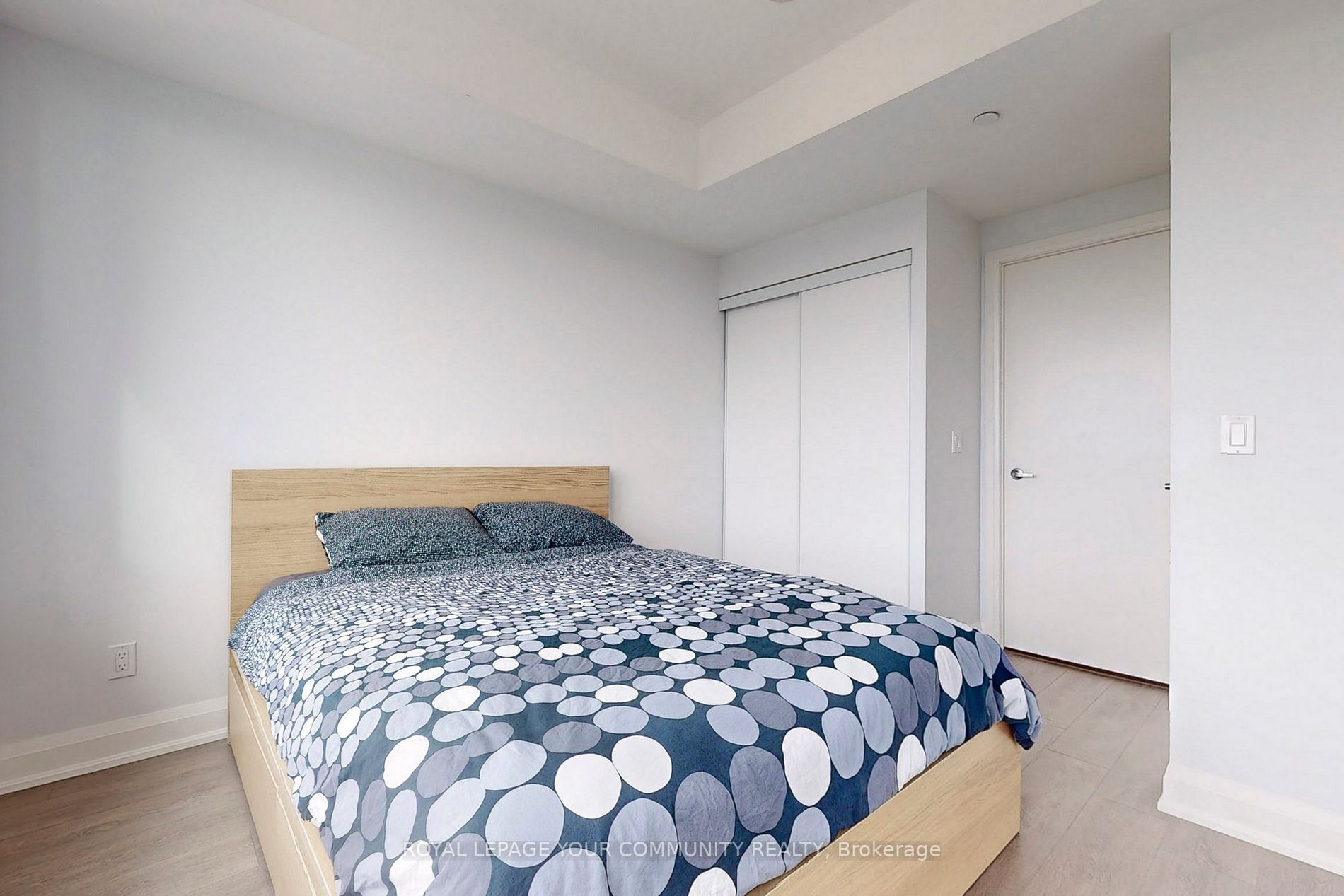 68 Canterbury Place, #1207