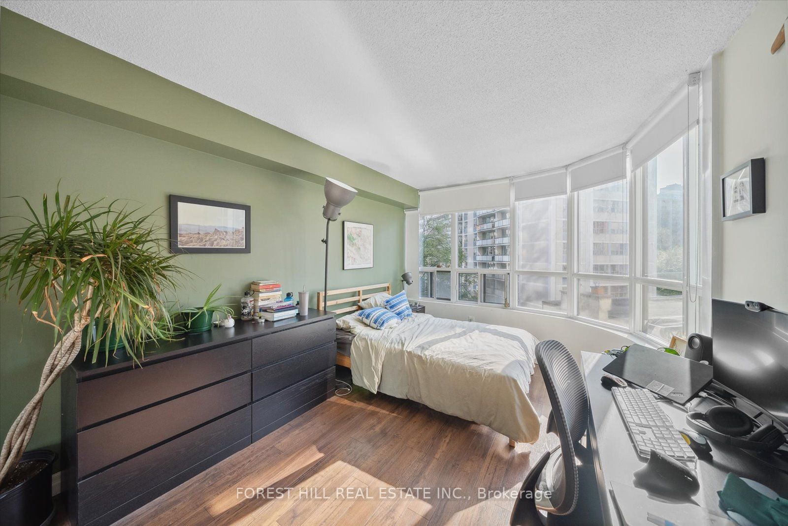 25 Maitland St, #412