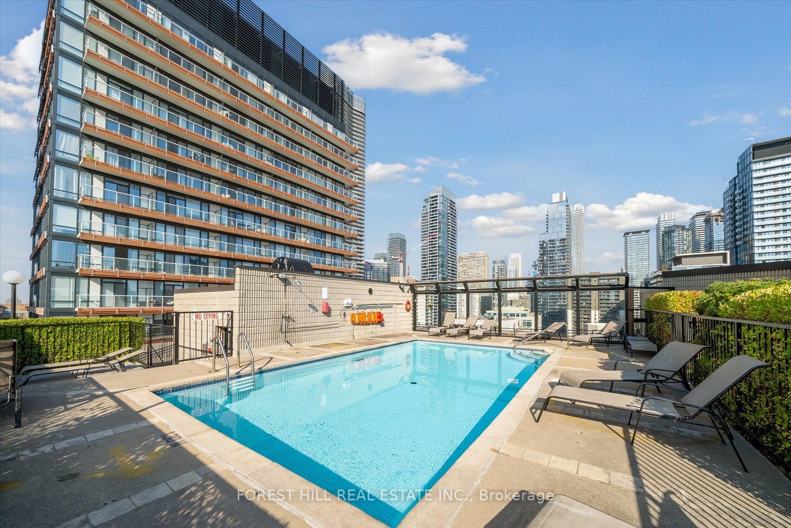 25 Maitland St, #412