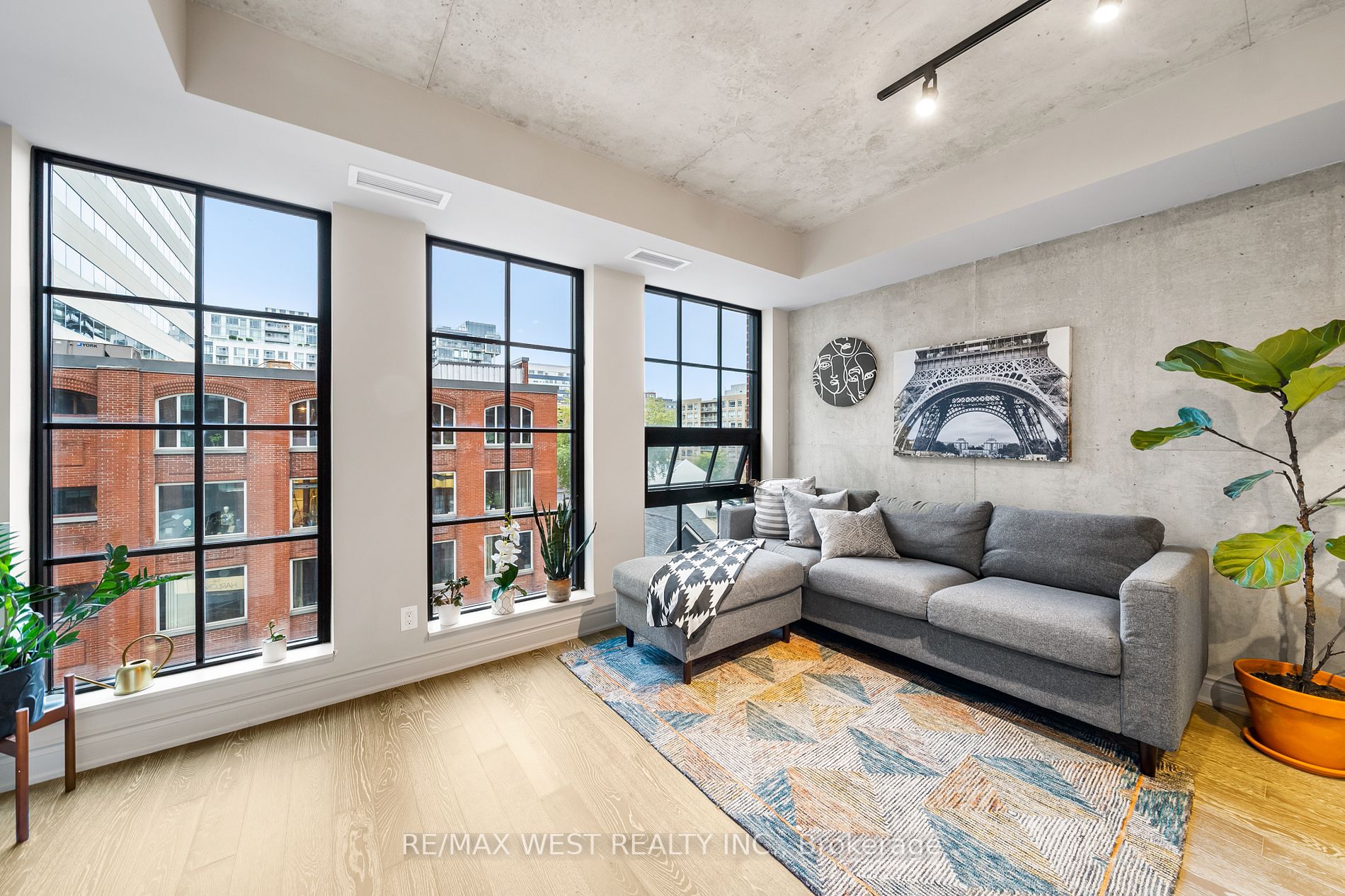 608 Richmond St W, #409