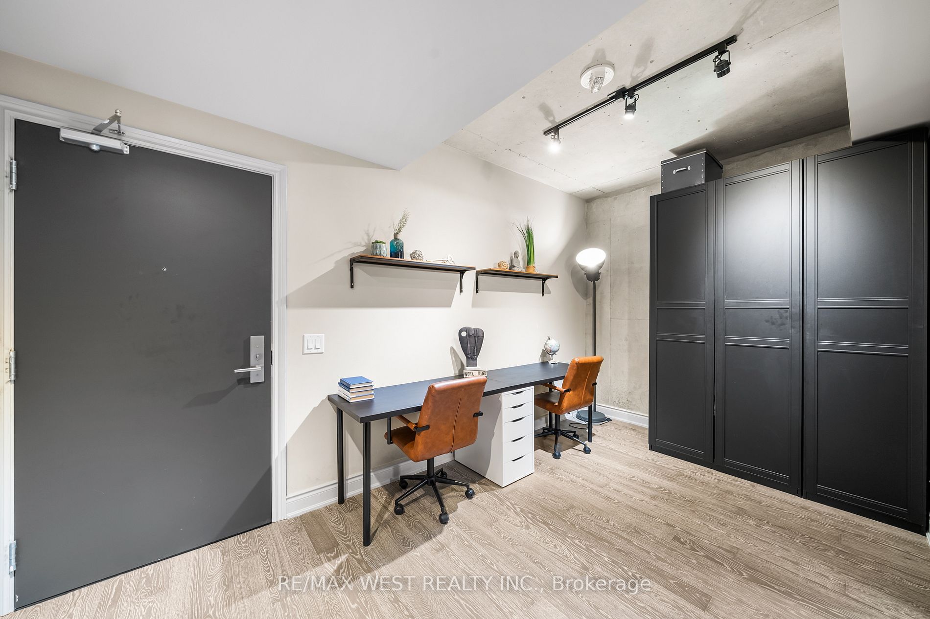 608 Richmond St W, #409
