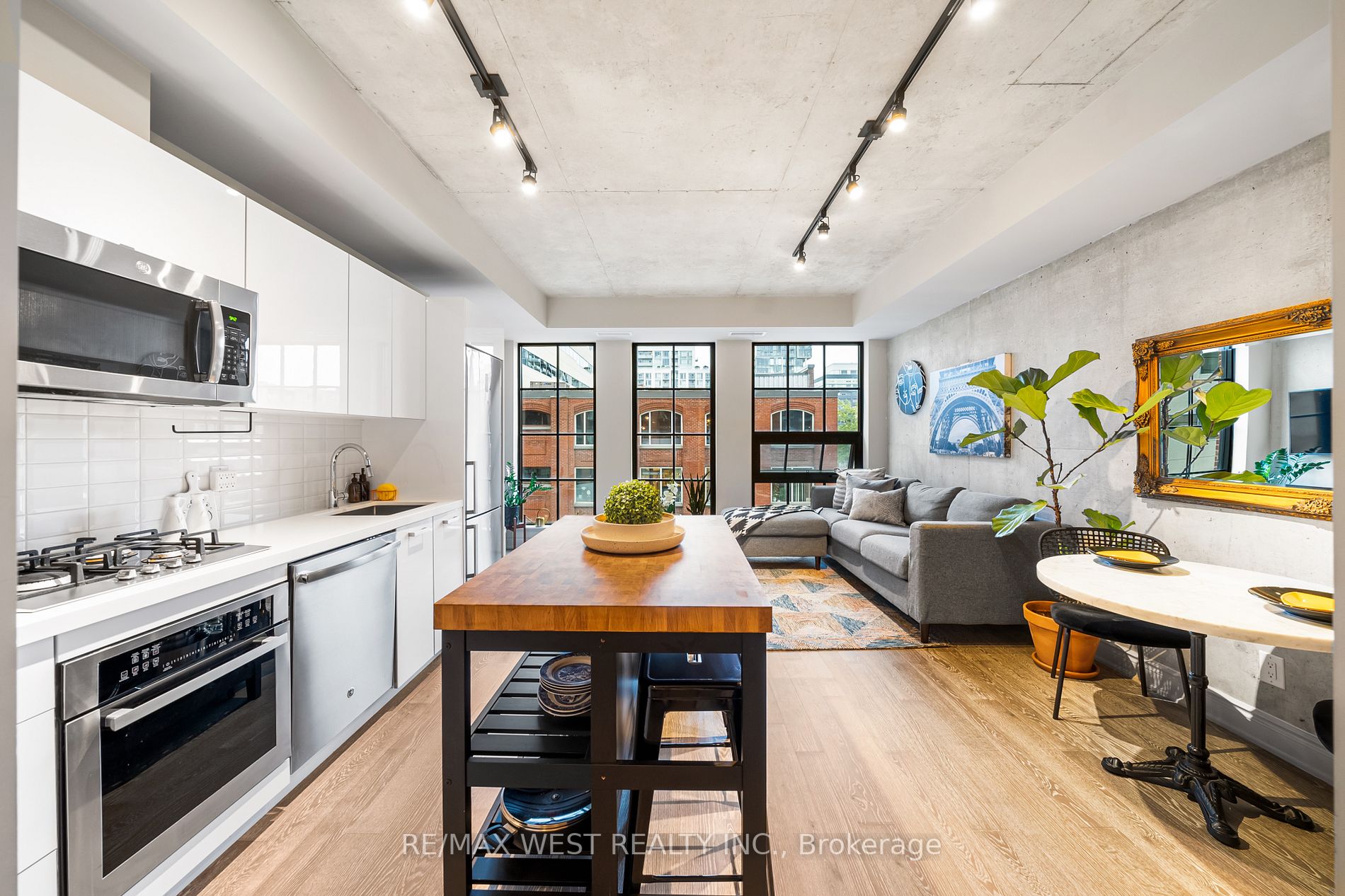 608 Richmond St W, #409