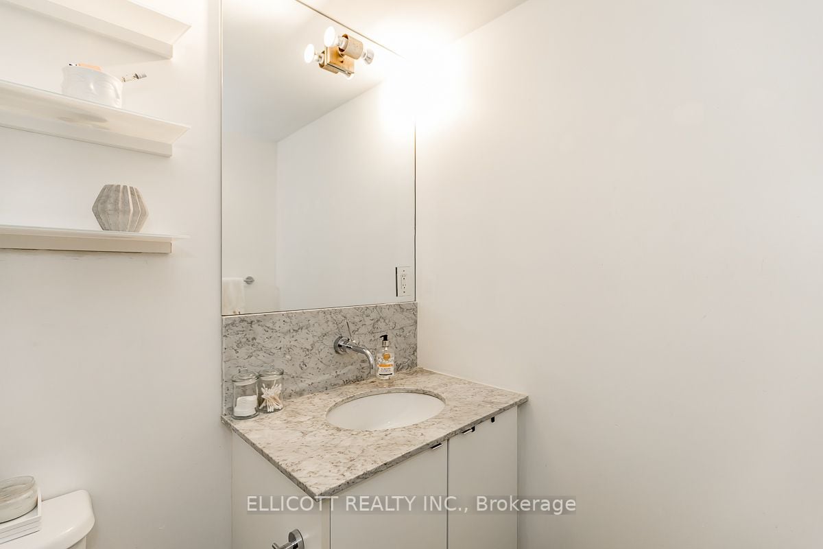 59 East Liberty St, #1006