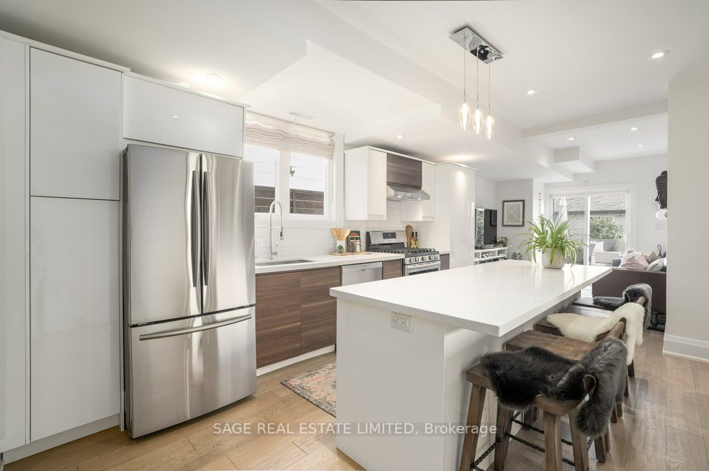 223 Palmerston Ave