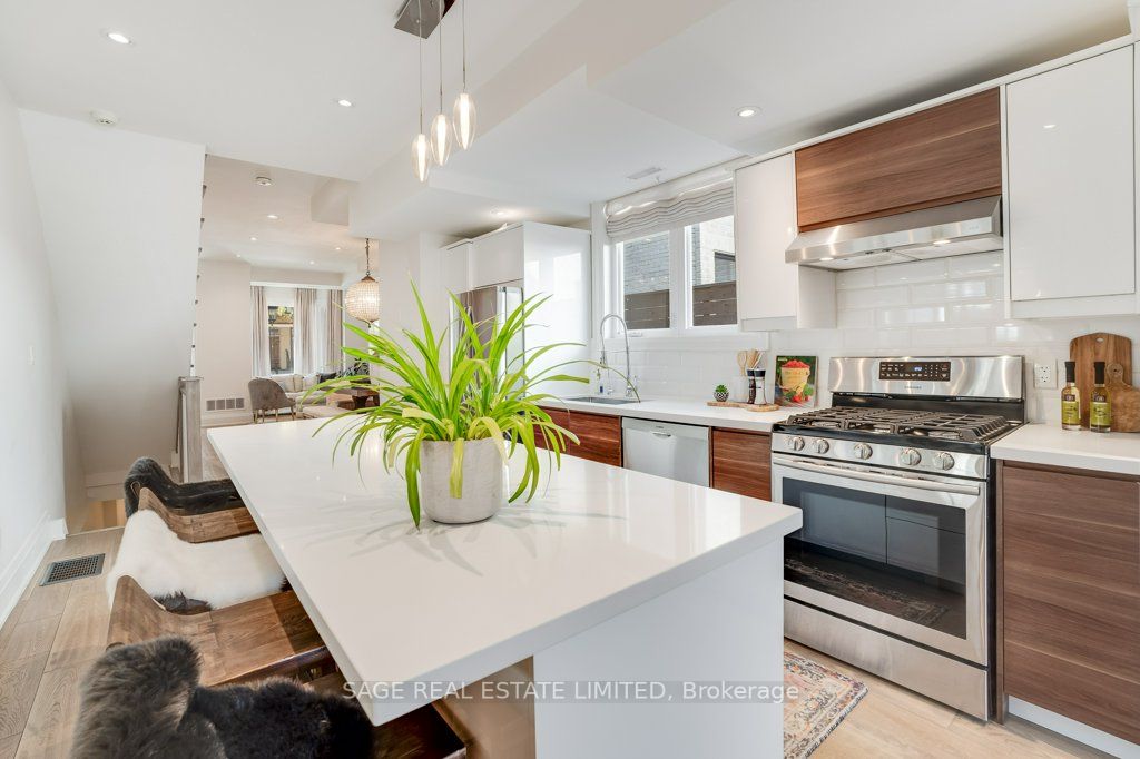 223 Palmerston Ave