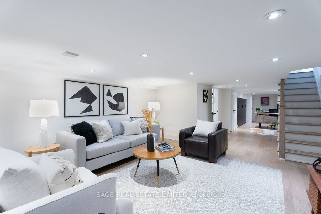 223 Palmerston Ave