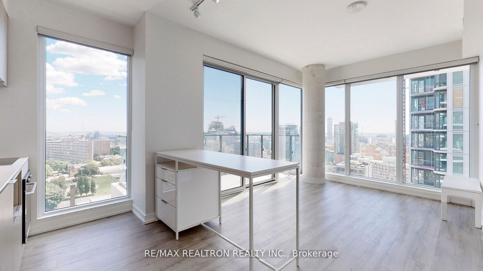 77 Shuter St, #2506