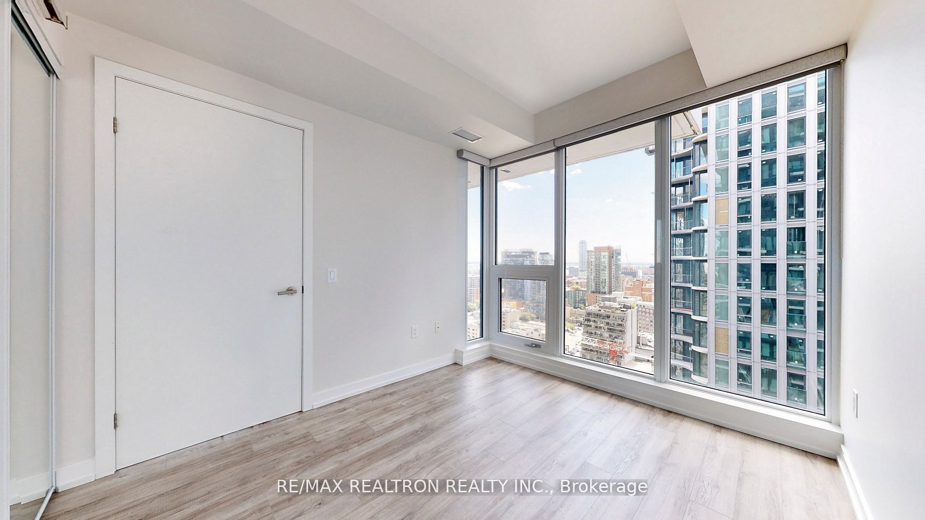 77 Shuter St, #2506