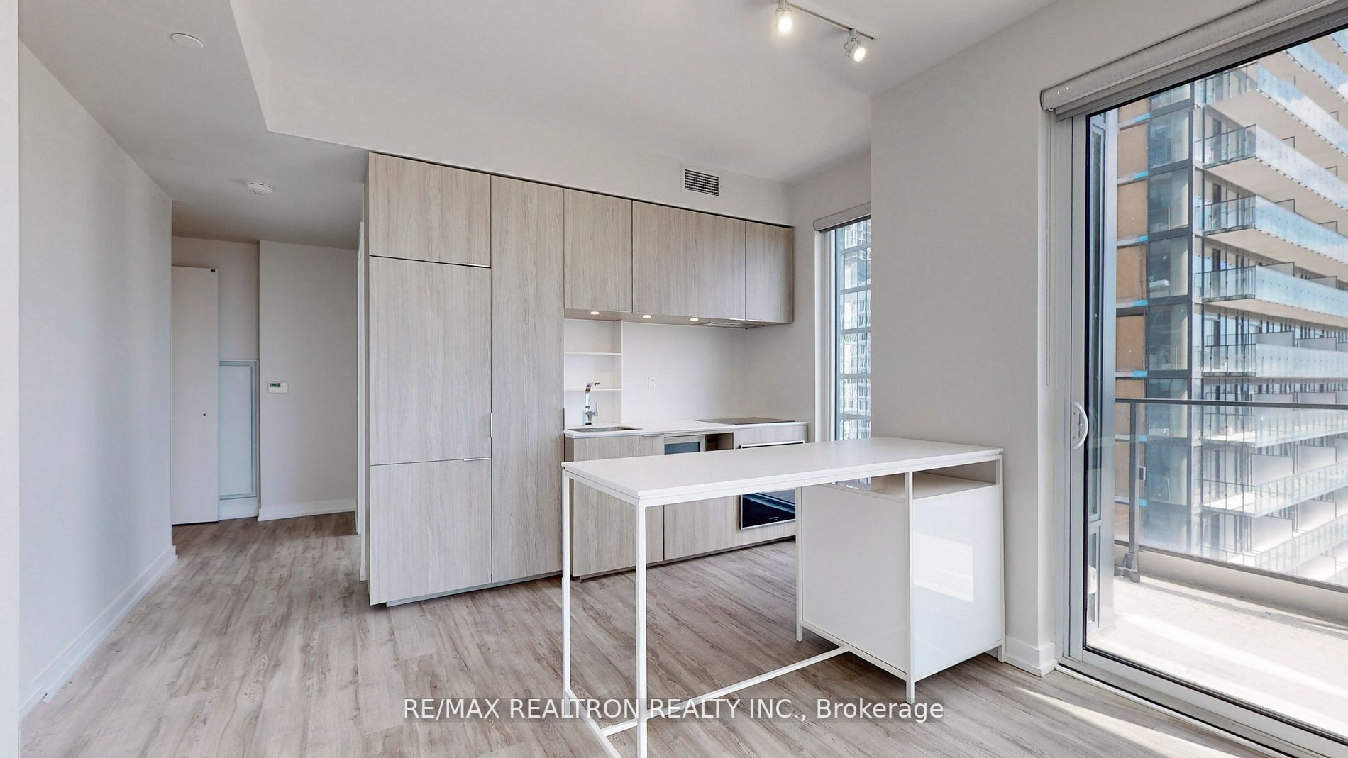 77 Shuter St, #2506