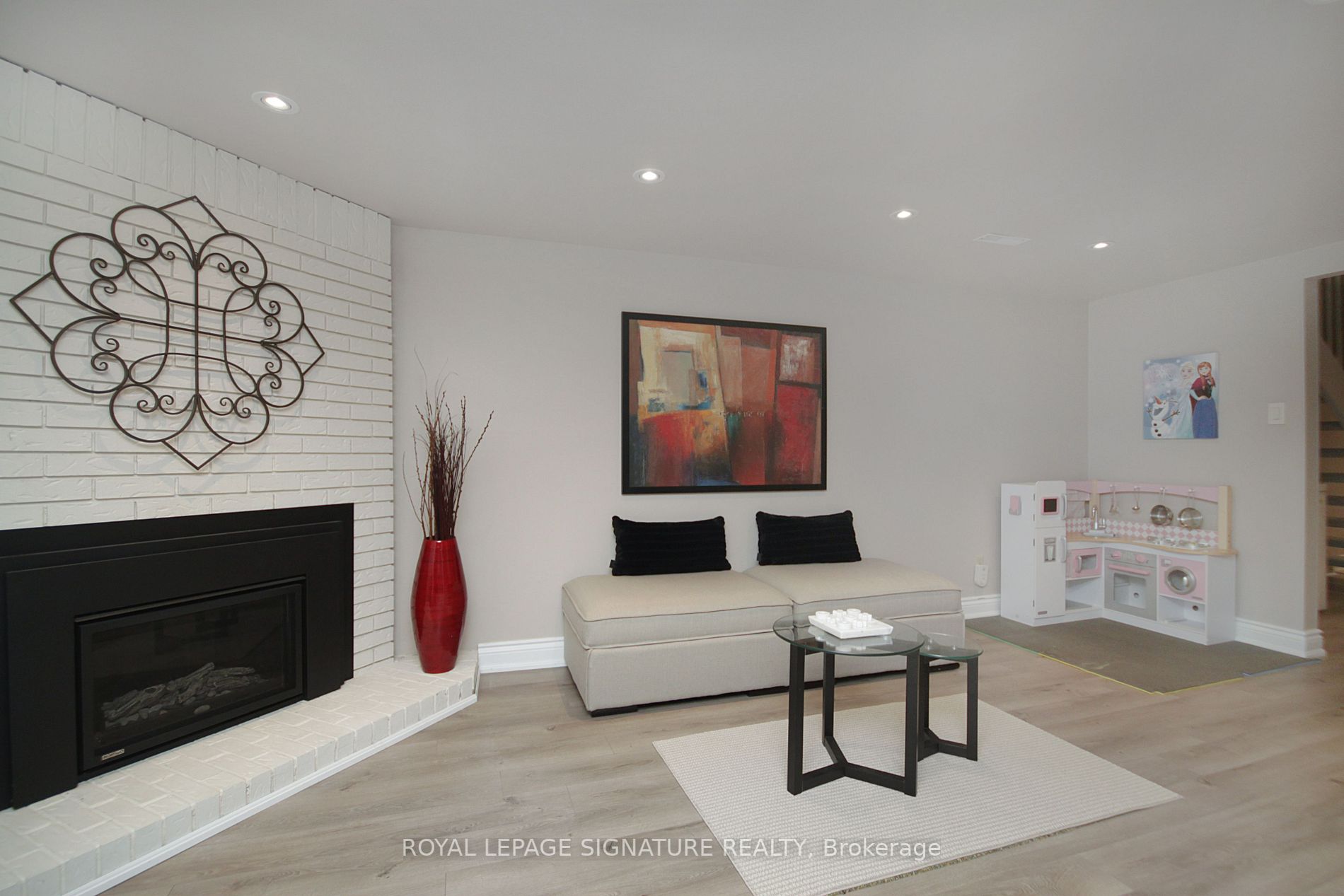 70 Flaming Rose Way, #16