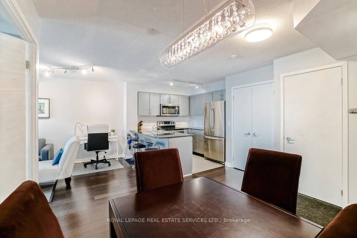 12 Yonge St, #1311