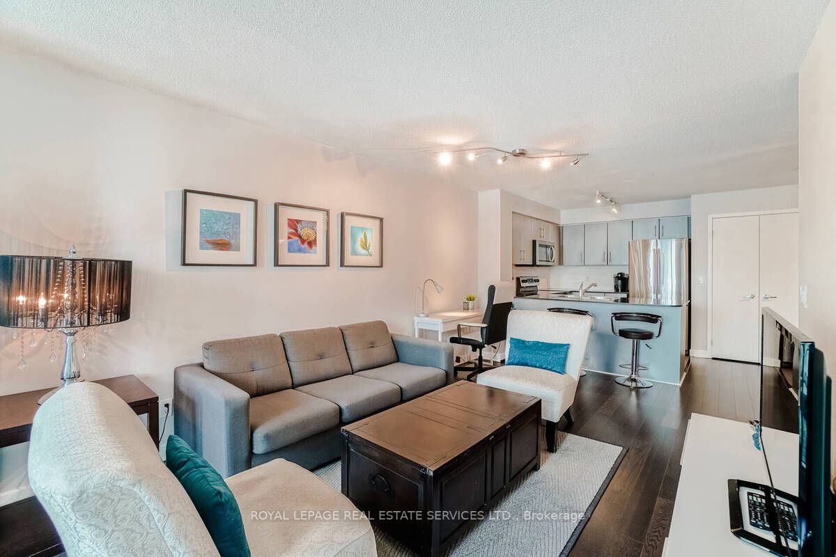 12 Yonge St, #1311