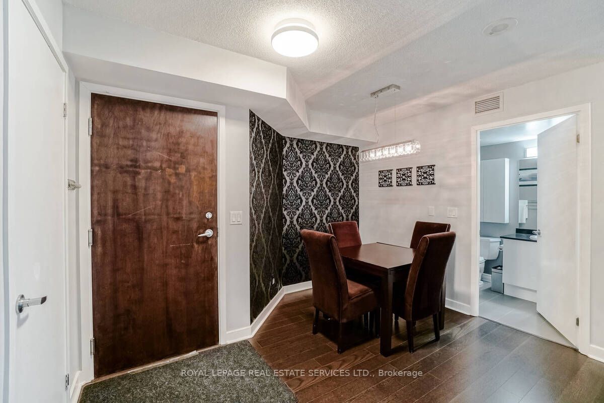12 Yonge St, #1311