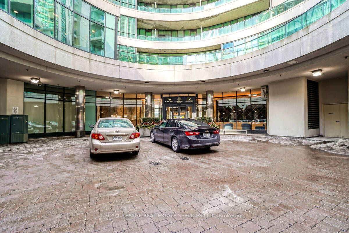 12 Yonge St, #1311