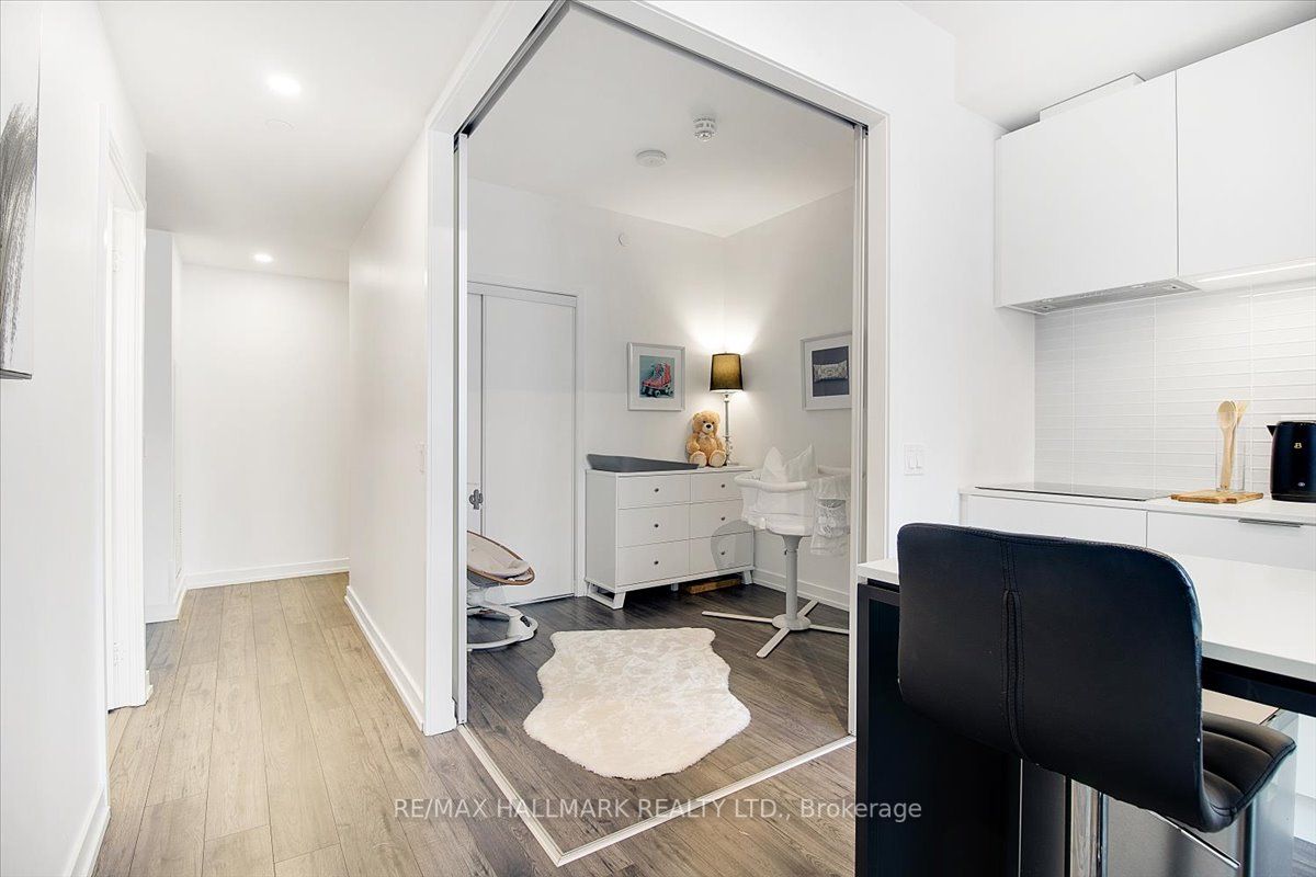 33 Helendale Avenue, #708