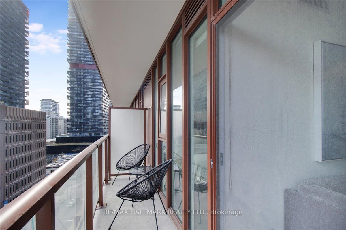 33 Helendale Avenue, #708