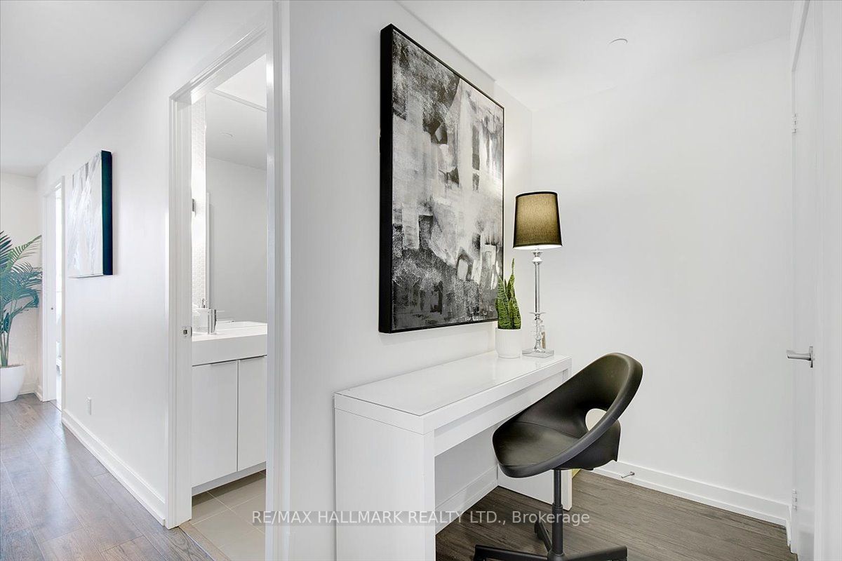 33 Helendale Avenue, #708