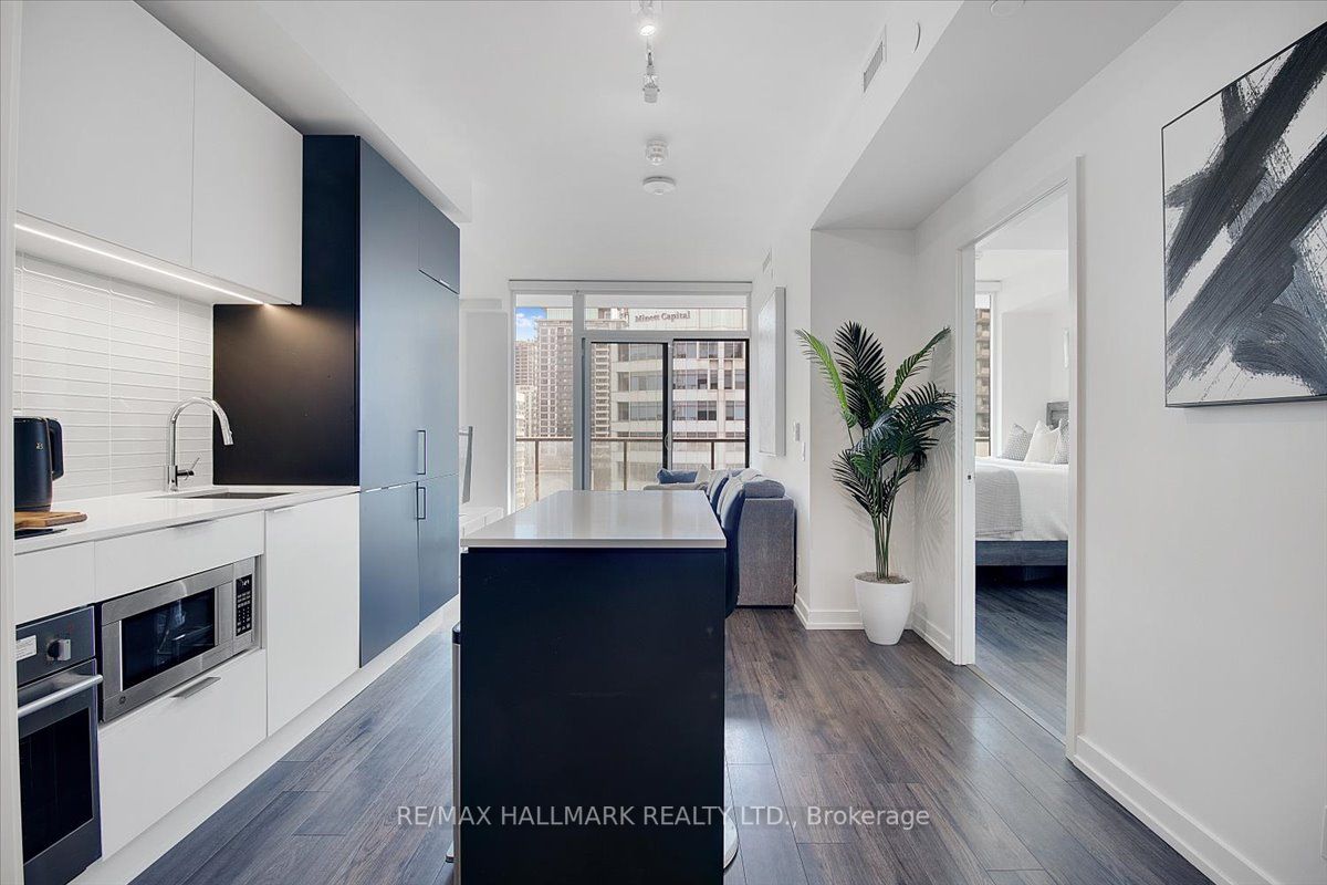 33 Helendale Avenue, #708