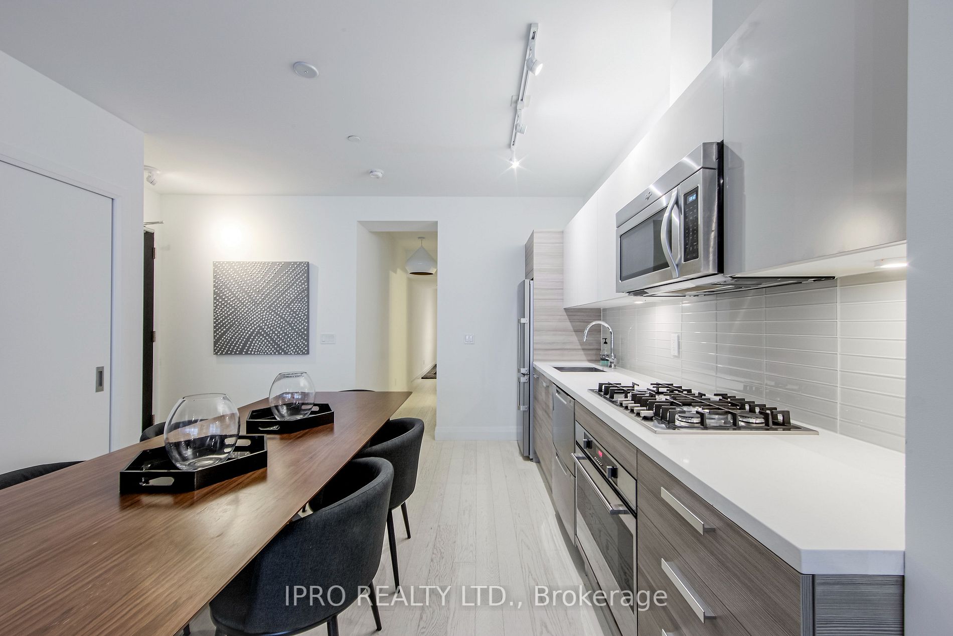 224 King Street W, #501
