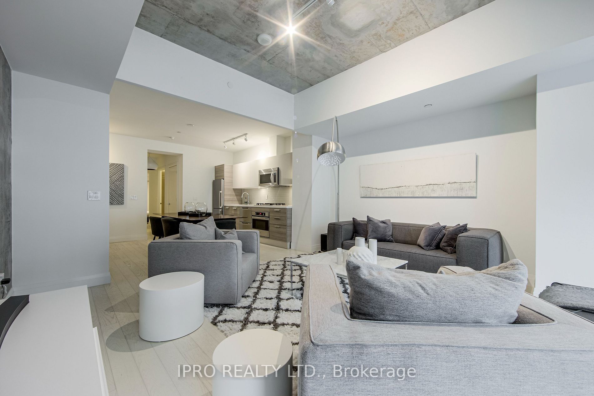 224 King Street W, #501