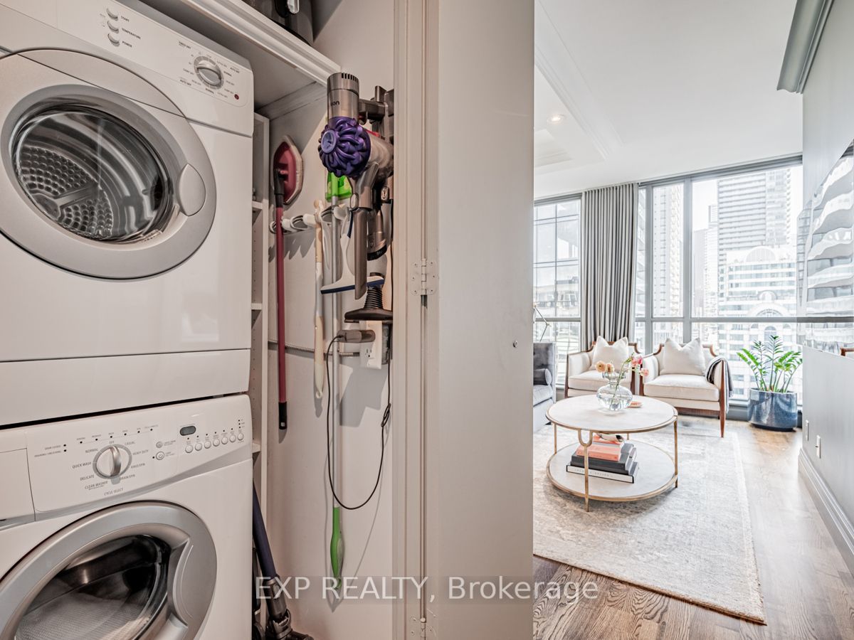 8 Charlotte St, #1403