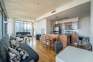 38 Grenville Street, #3207