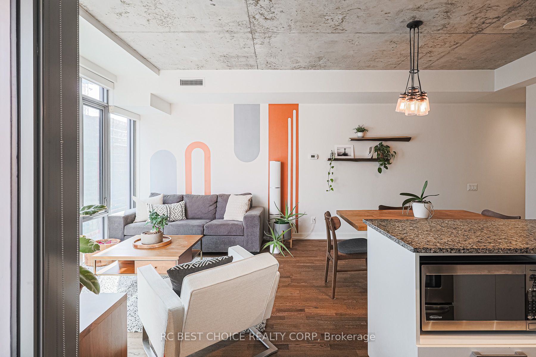 650 King Street W, #410