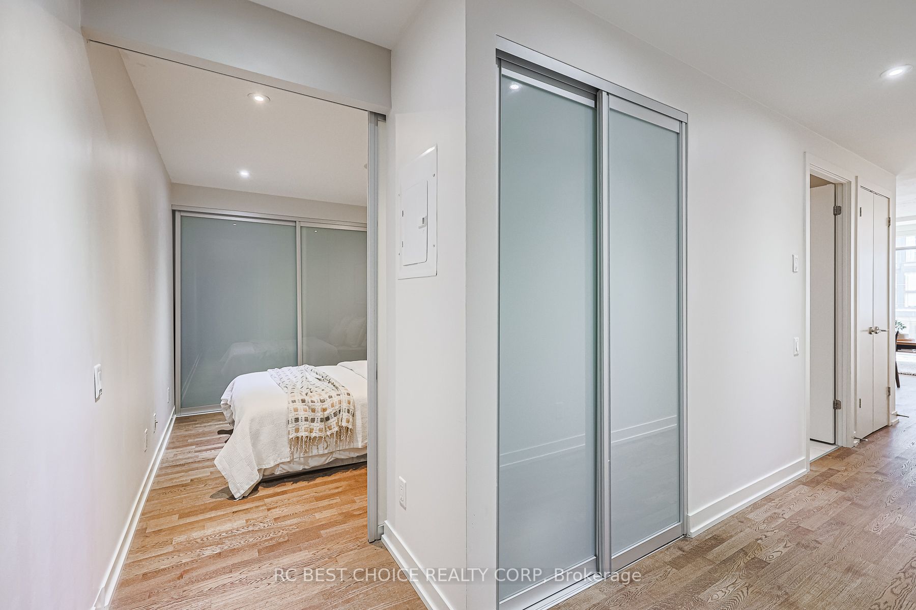 650 King Street W, #410