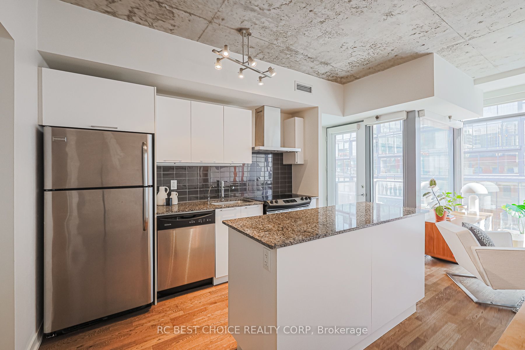 650 King Street W, #410