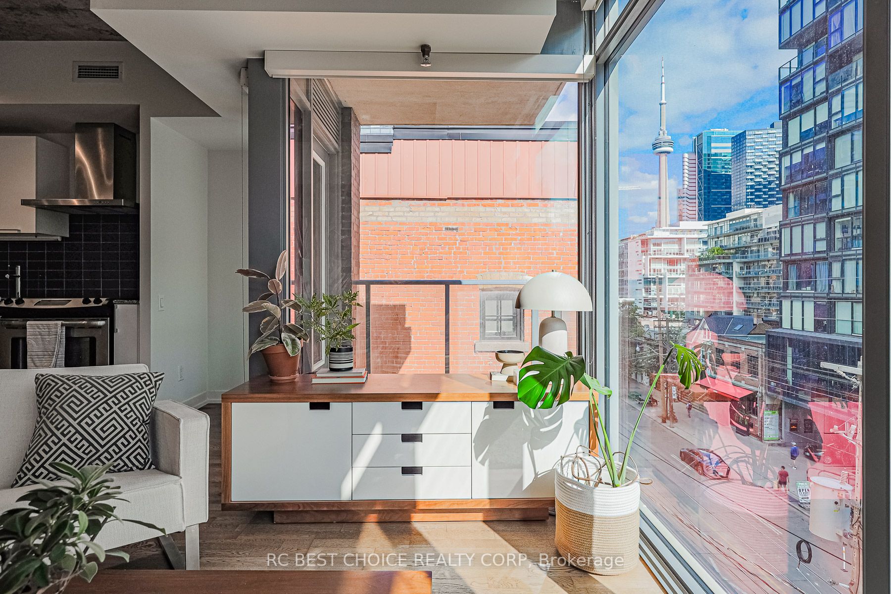 650 King Street W, #410