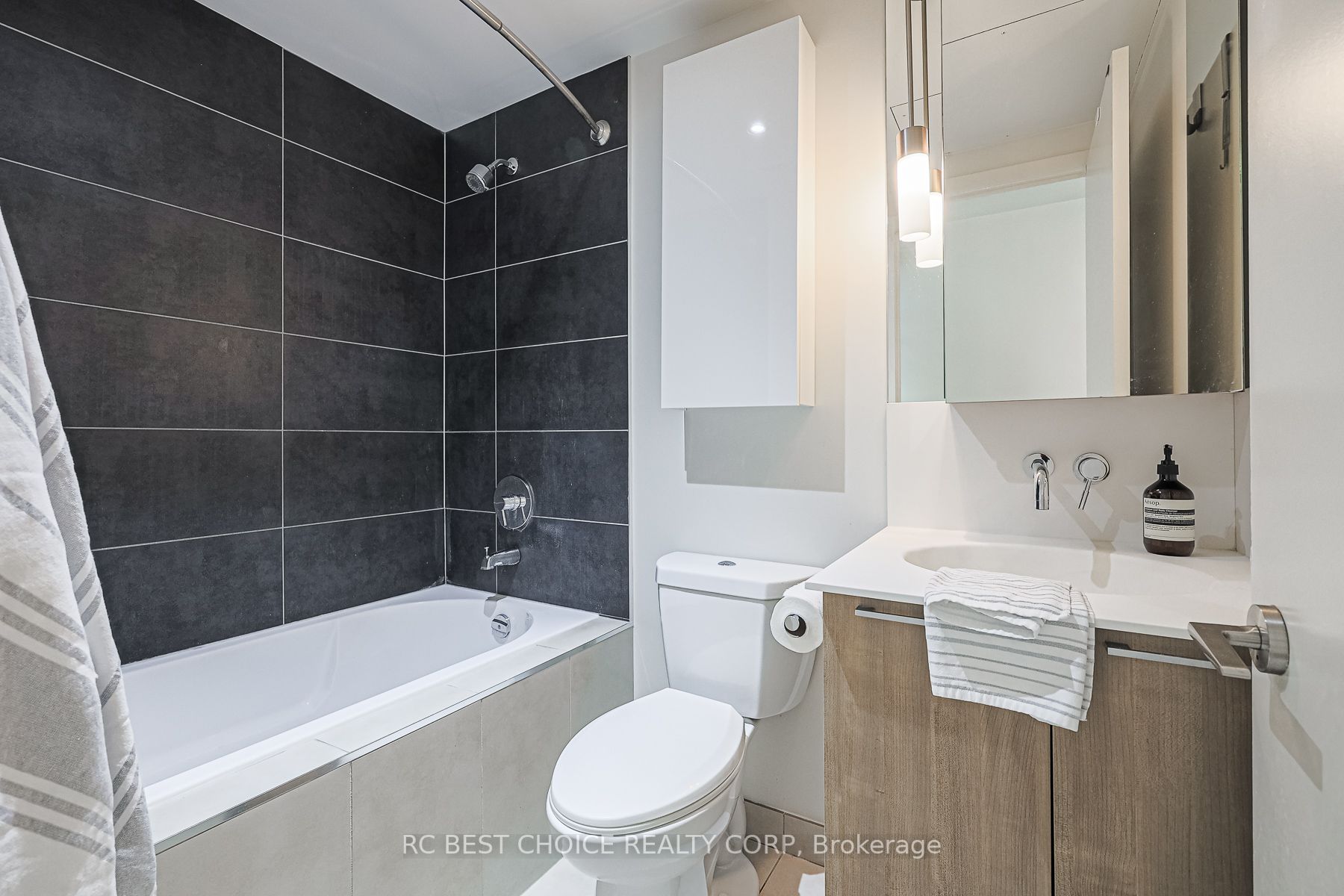 650 King Street W, #410