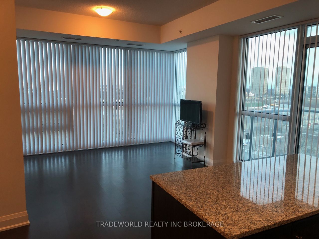 160 Vanderhoof Ave, #1105