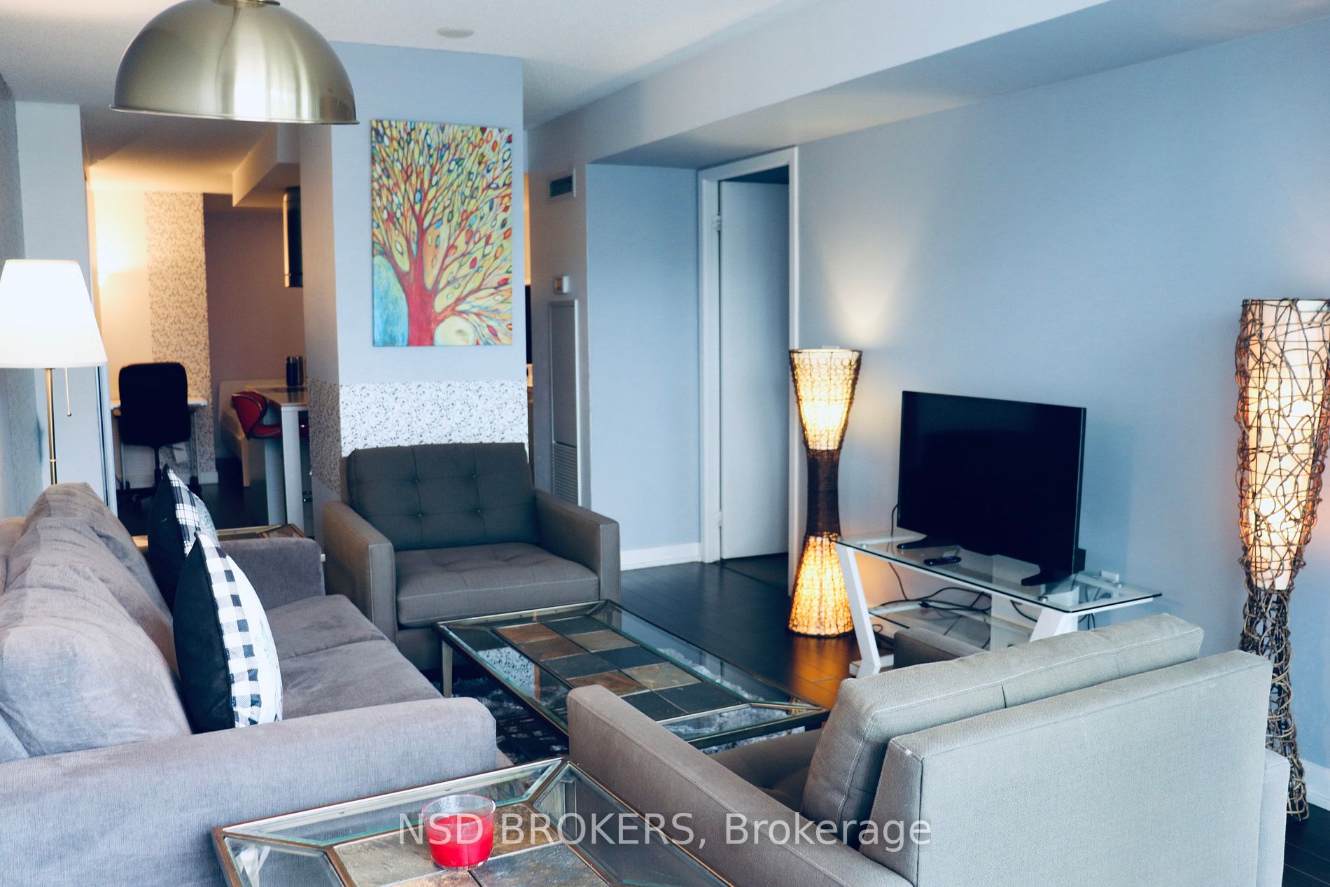 38 Dan Leckie Way, #909