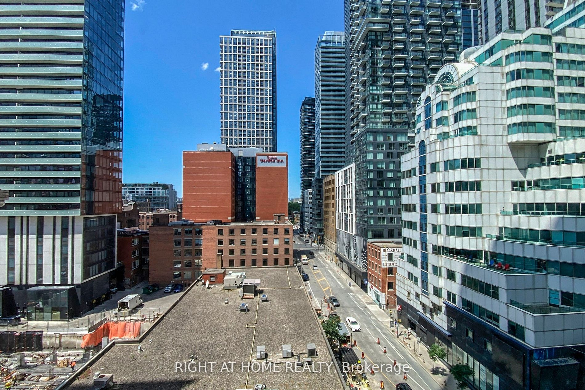 357 King St W, #1903