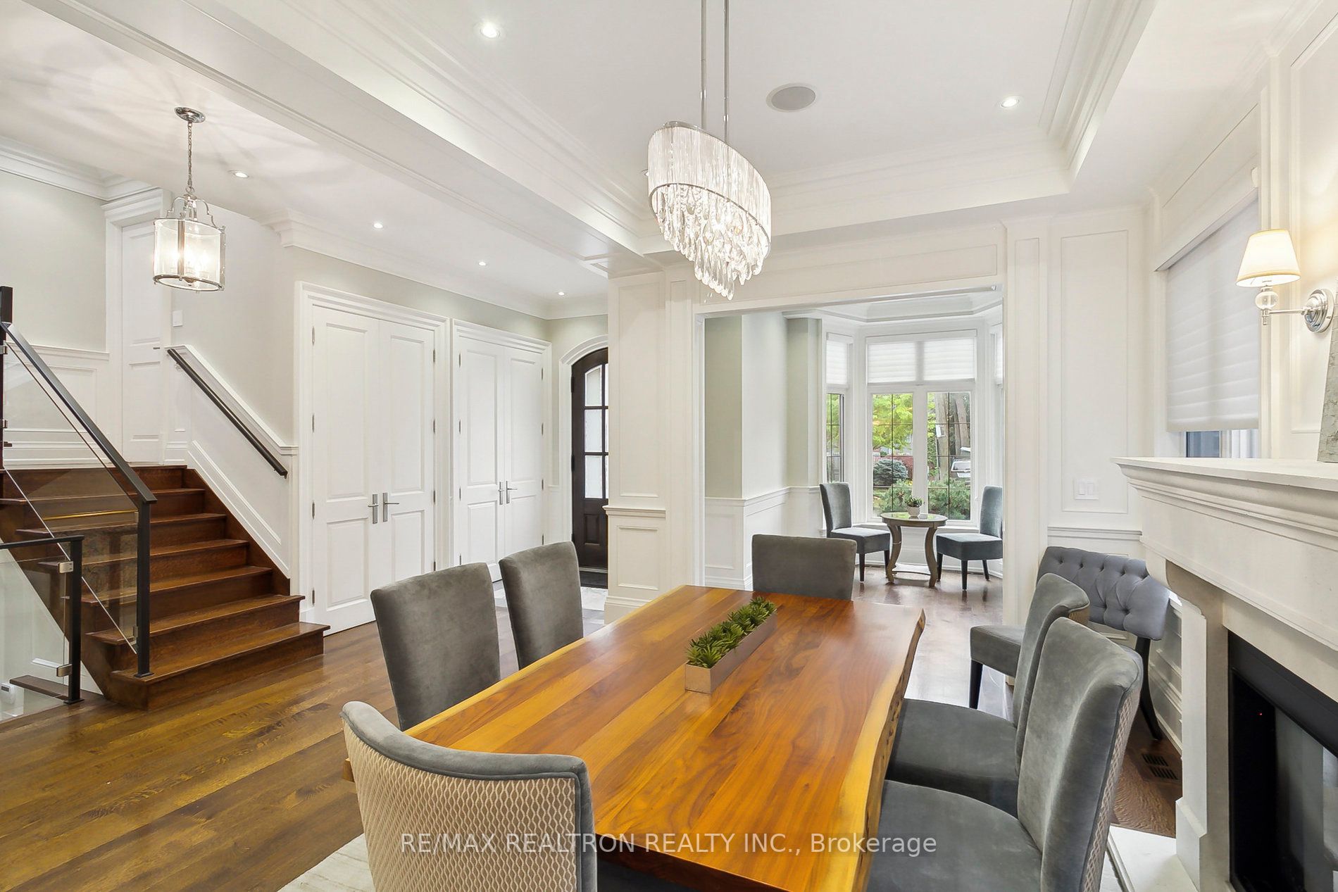 592 Deloraine Ave
