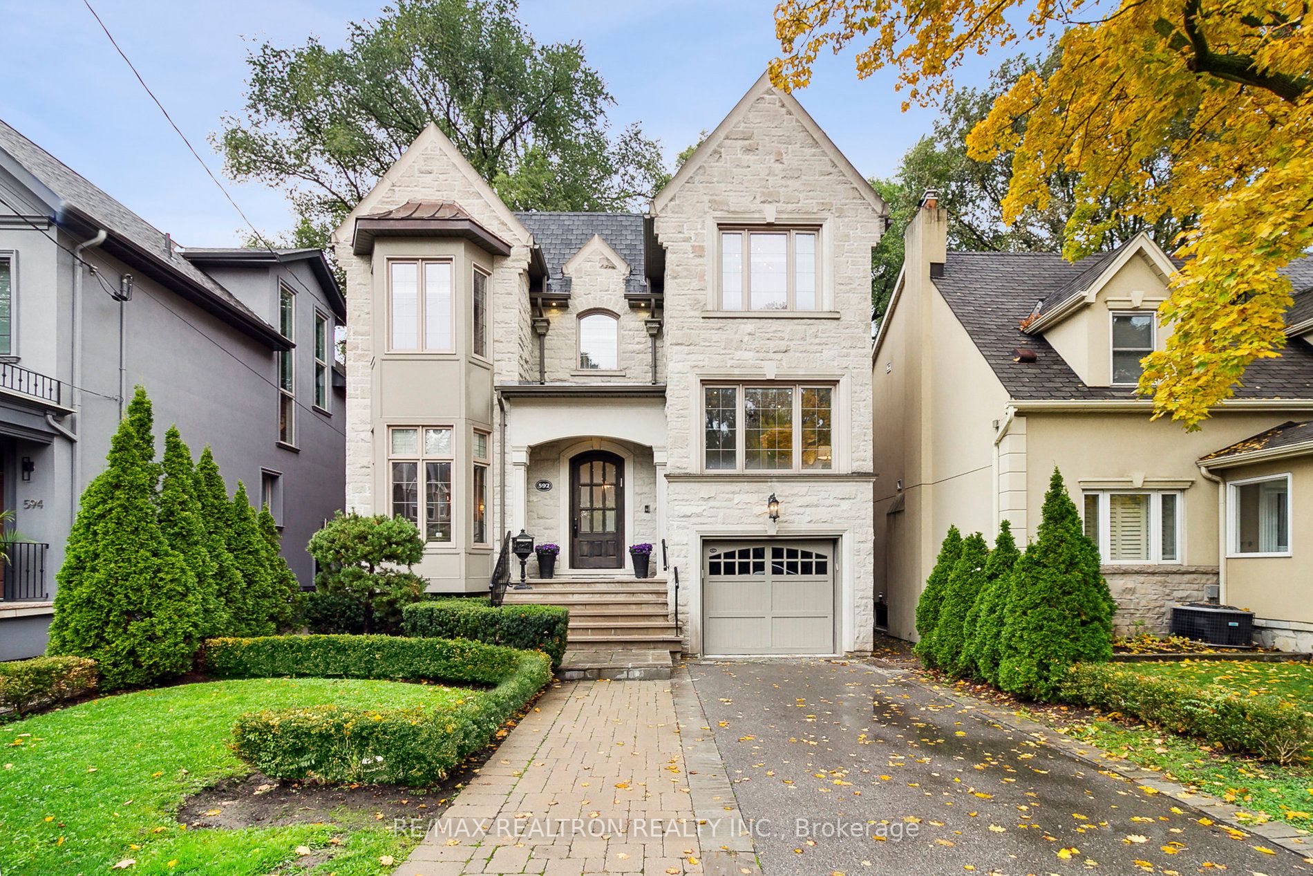 592 Deloraine Ave