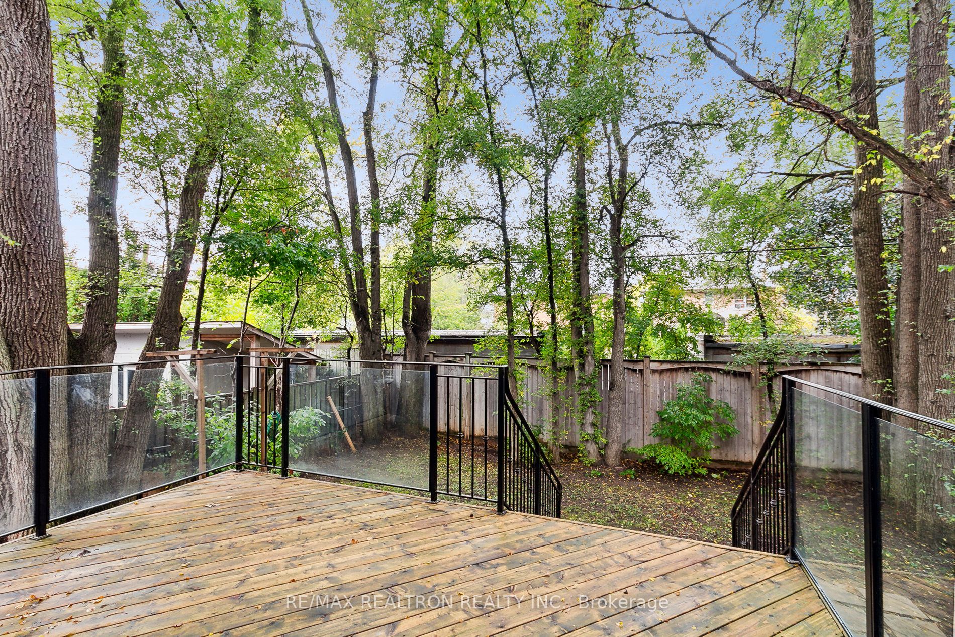 592 Deloraine Ave