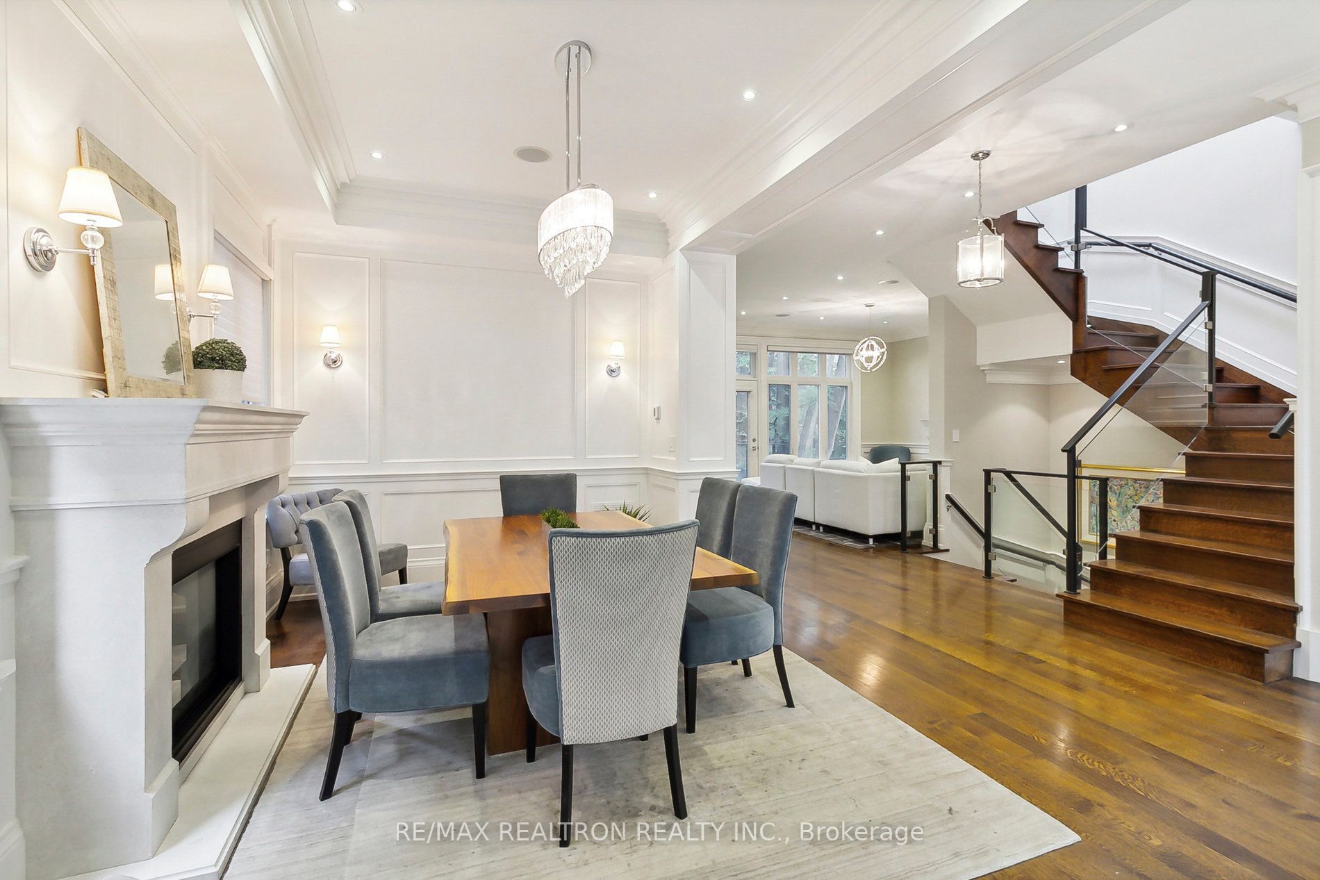 592 Deloraine Ave