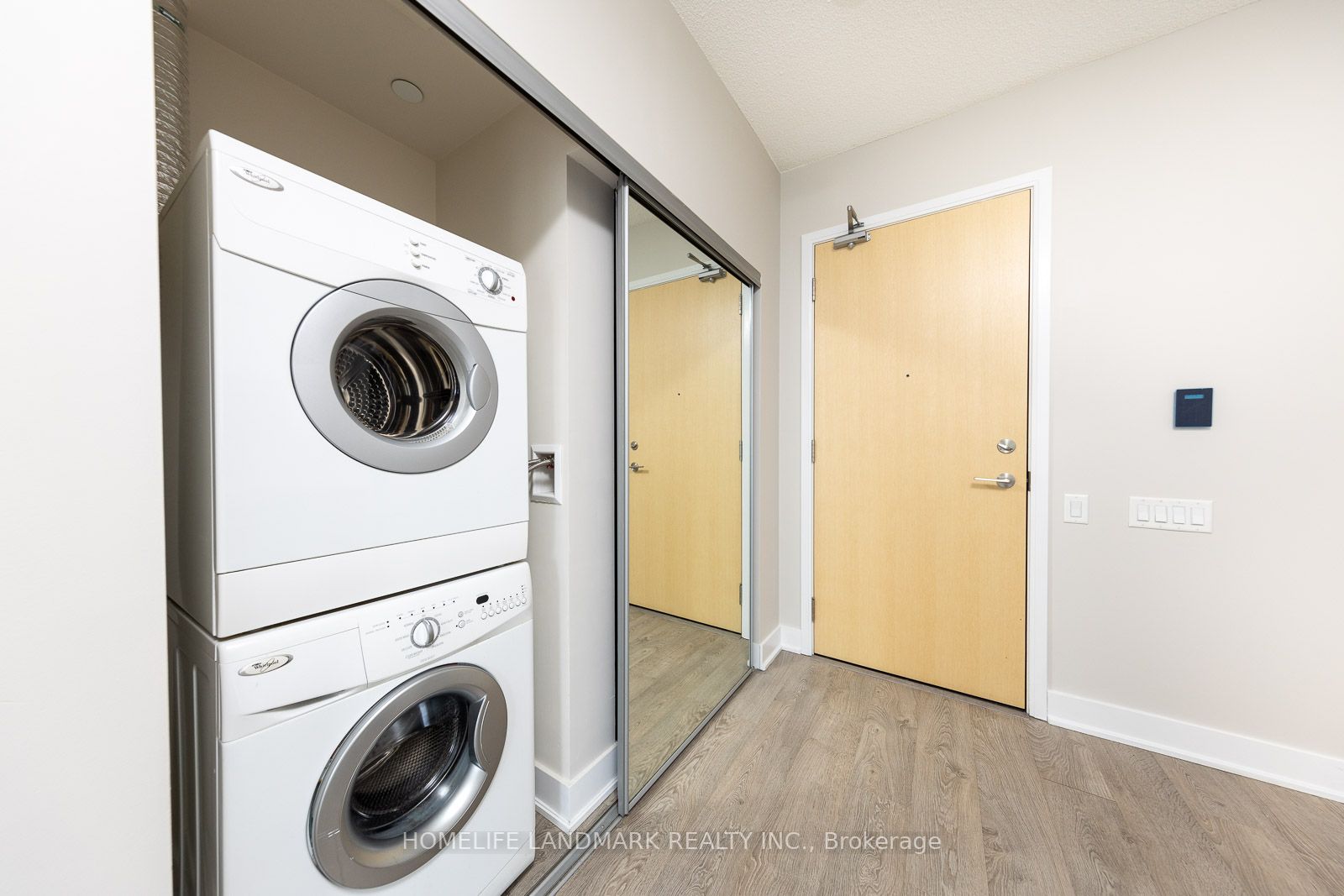 30 Roehampton Ave S, #1409