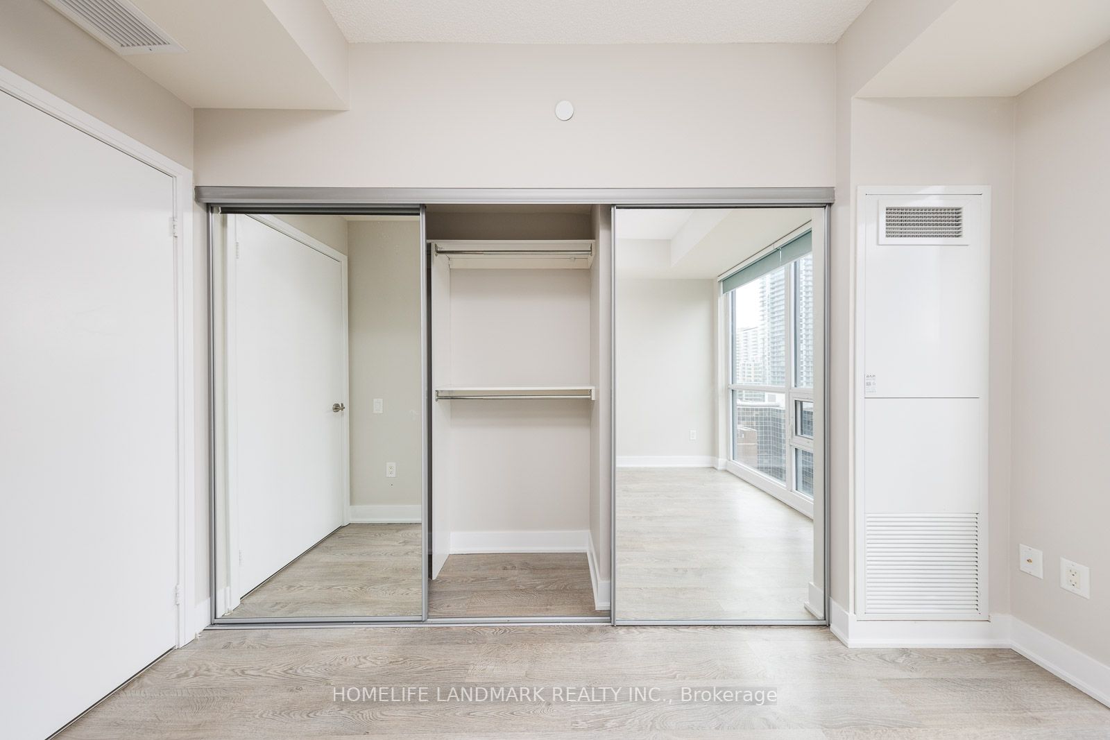 30 Roehampton Ave S, #1409