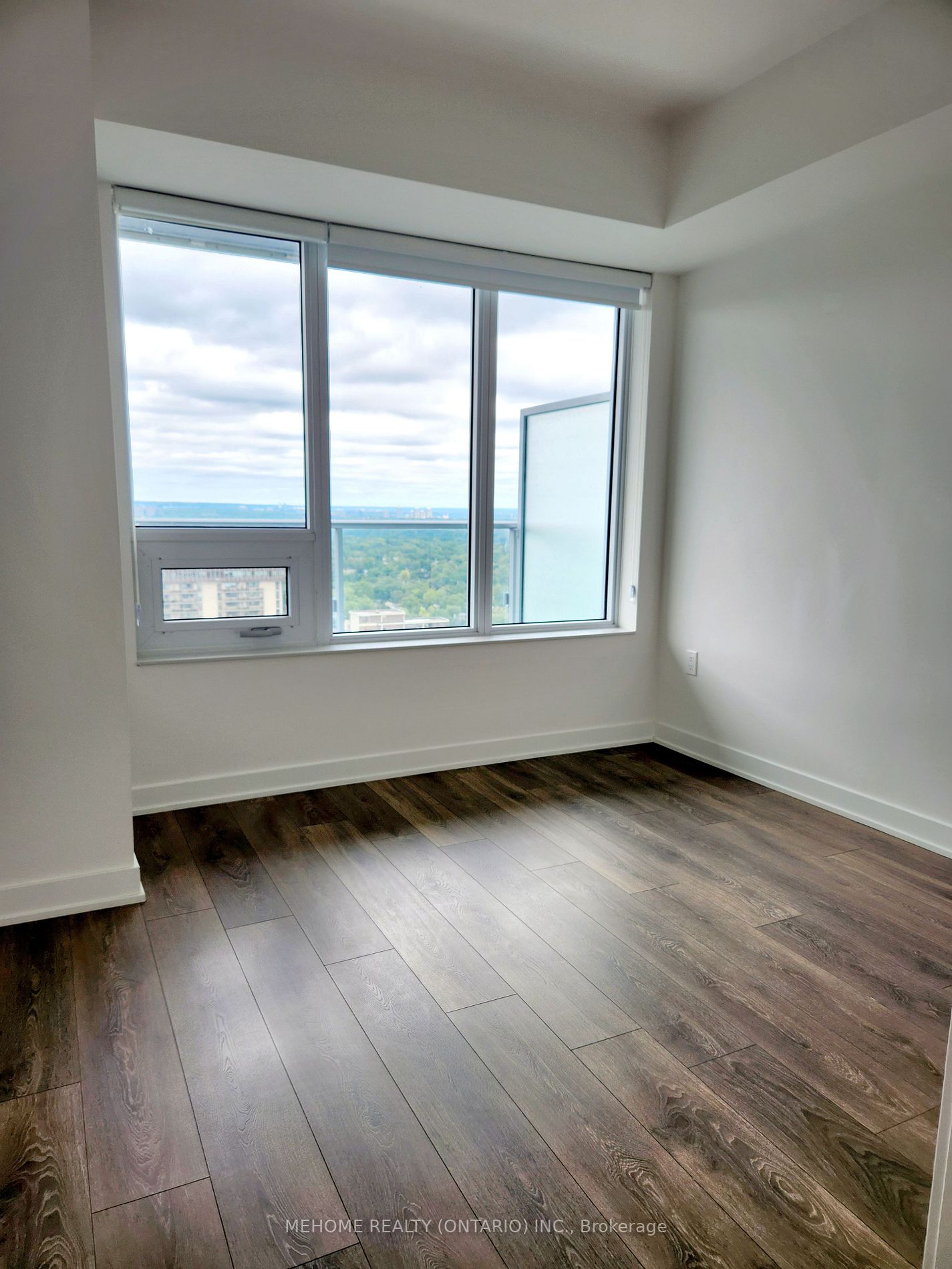 99 Broadway Ave, #3512
