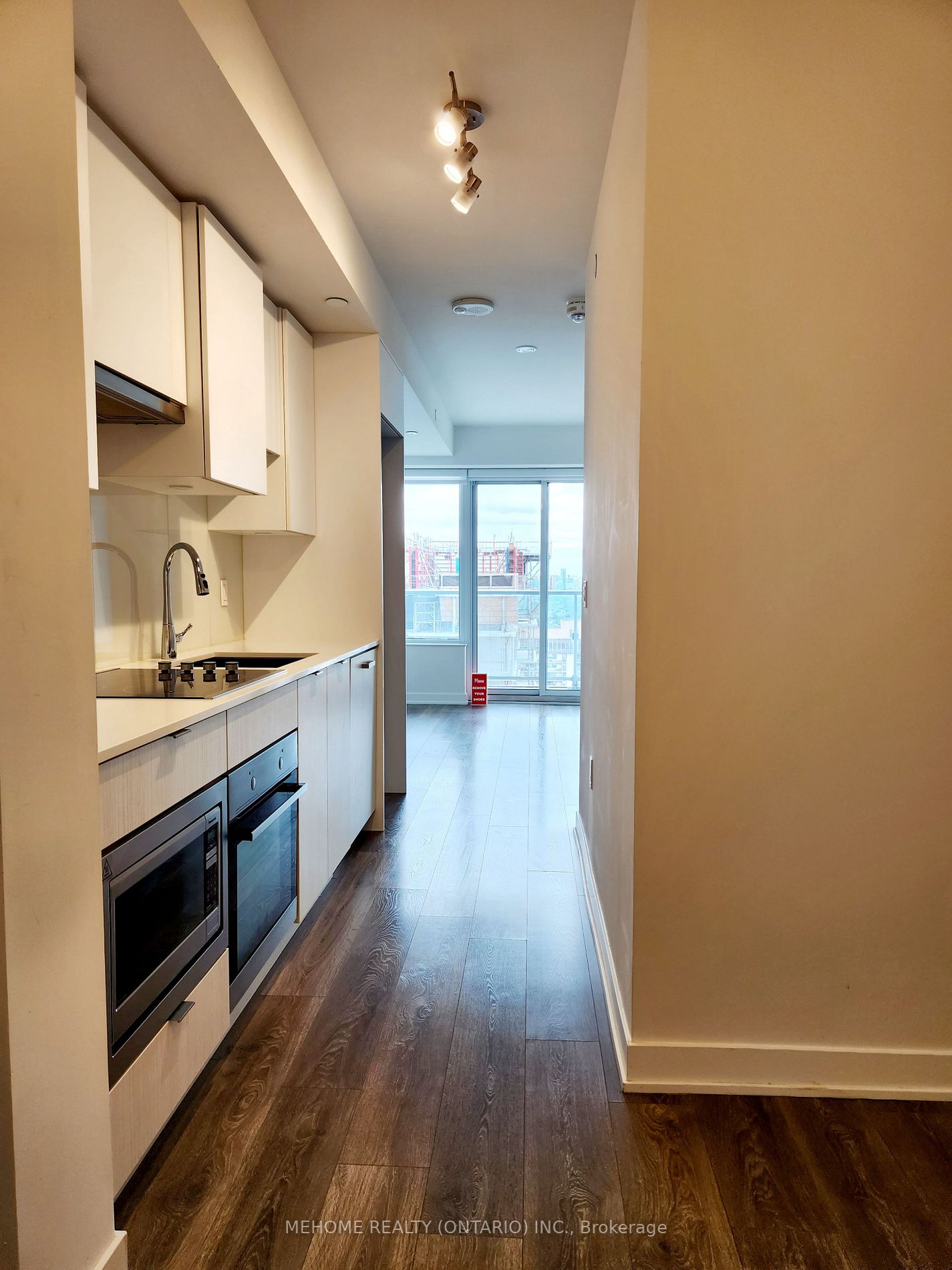99 Broadway Ave, #3512